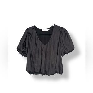 𝐀𝐒𝐓𝐑 𝐓𝐇𝐄 𝐋𝐀𝐁𝐄𝐋 Bubble Hem short sleeve blouse
